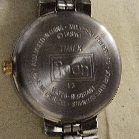 VINTAGE COLLECTIBLE DISNEY TIMEX POOH F3 WATCH - Picture 2 of 3